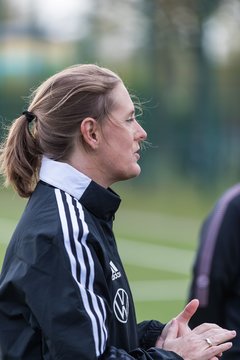 Bild 27 - Co-Trainerin der Frauen Nationalmannschaft Britta Carlson in Wahlstedt